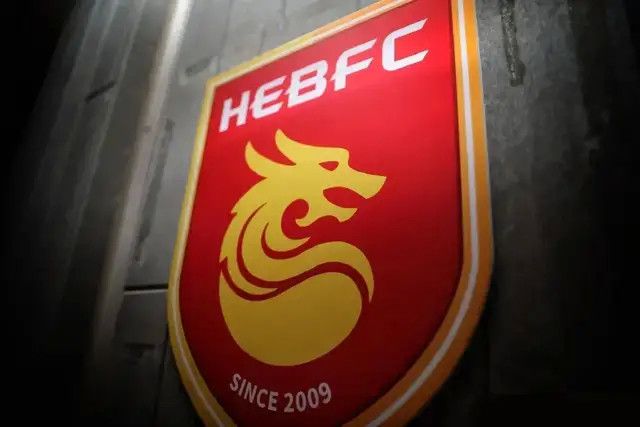 诺曼只有死死地抓住这颗草，他的生之延续似乎必须依赖于他老年残存的爱情。